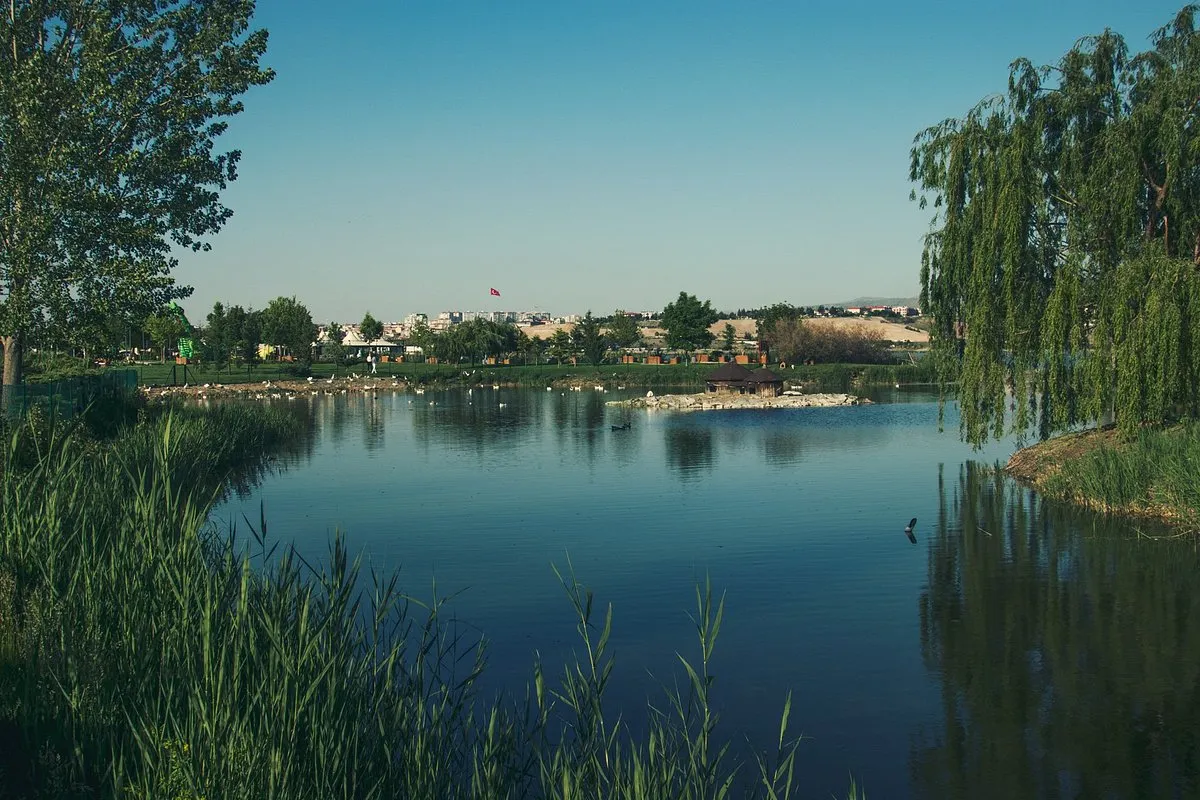  Mogan Gölü Milli Parkı