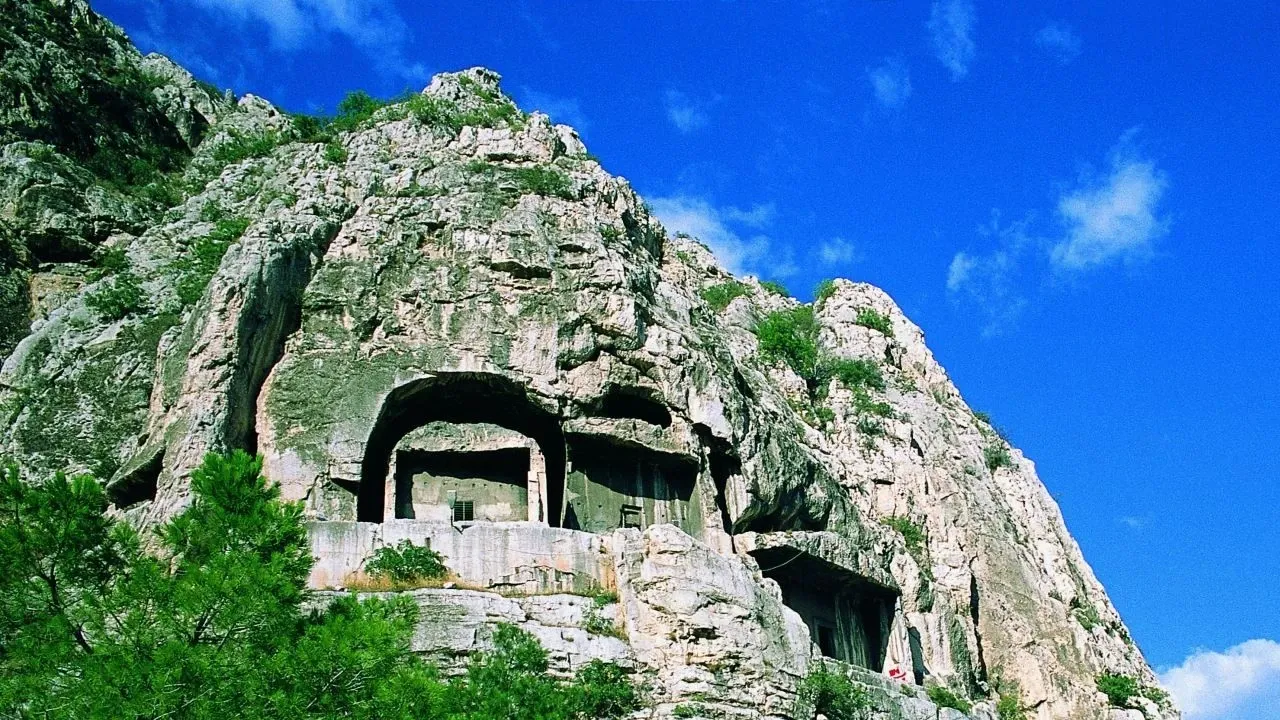 Kral Kaya Mezarları