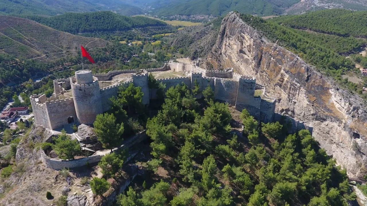 Boyabat Kalesi: Zamanın Muhafızı