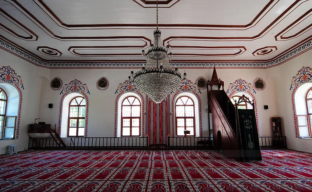 10. Alaybey Camii