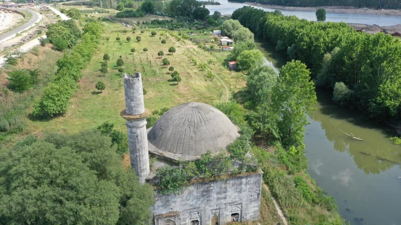 5. Kasımpaşa Camii – Tarihin Sessiz Tanığı