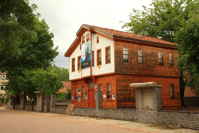 3. Rıfat Ilgaz Kültür ve Sanat Evi