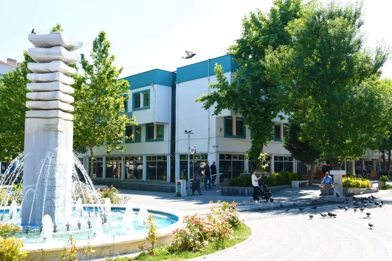 2. Lüleburgaz Belediyesi ve Belediye Meydanı