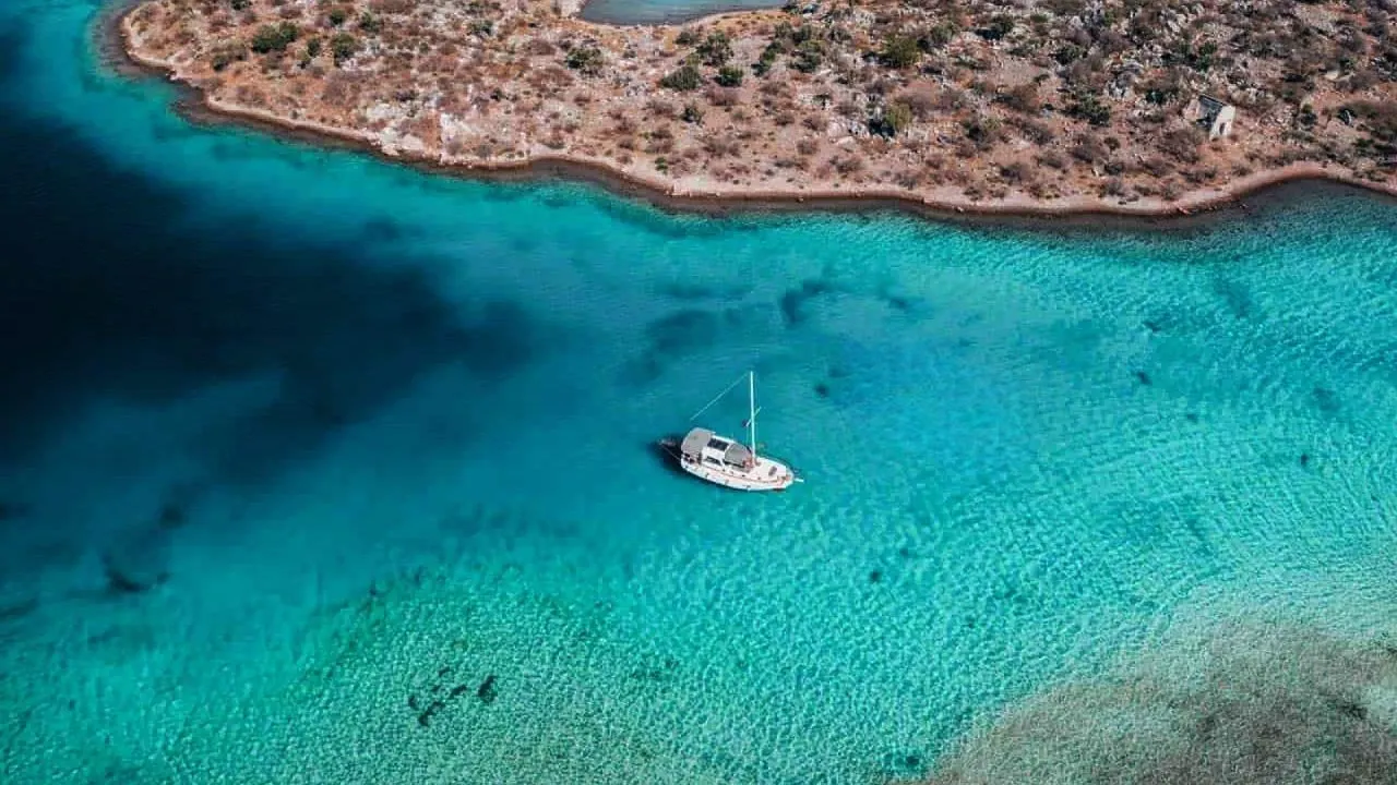 3. Bozburun Yarımadası: Doğayla İç İçe Bir Macera